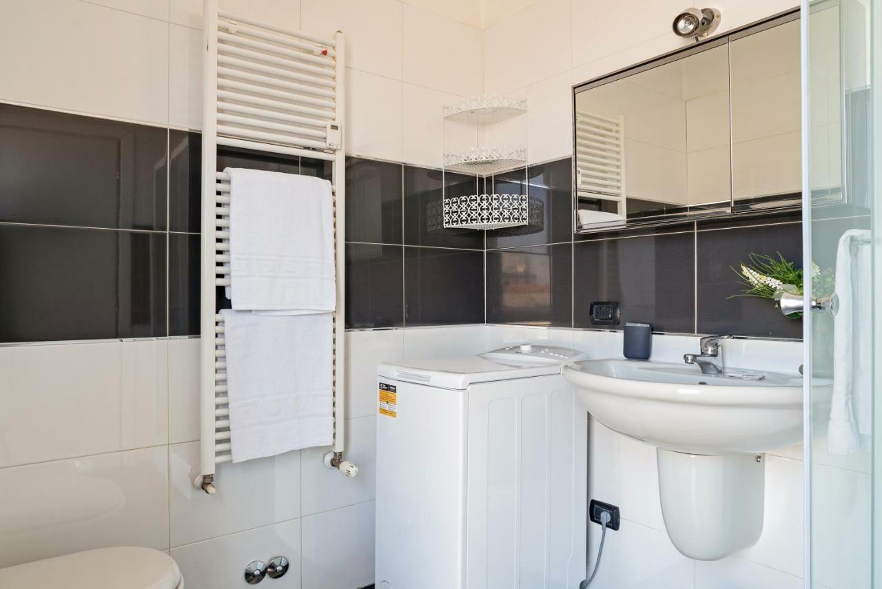 Bologna Railway Station Flat Apartment Bagian luar foto